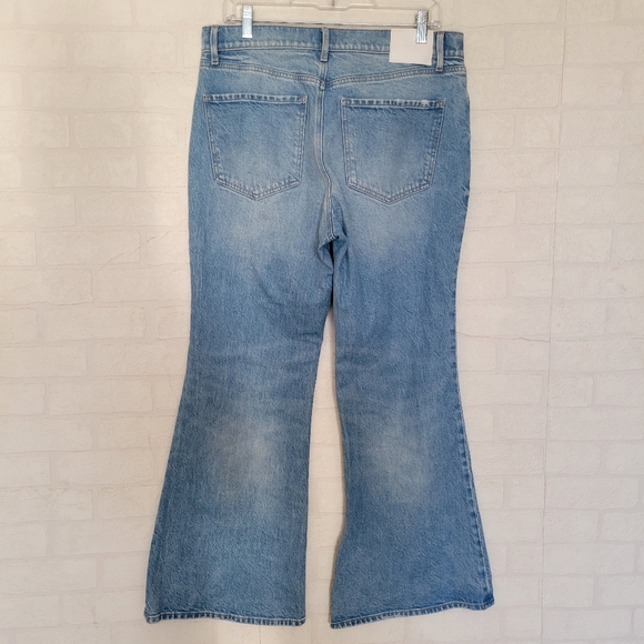 Express 70s Flare Mid Rise Stretch Light Wash Jeans - Picture 6 of 10